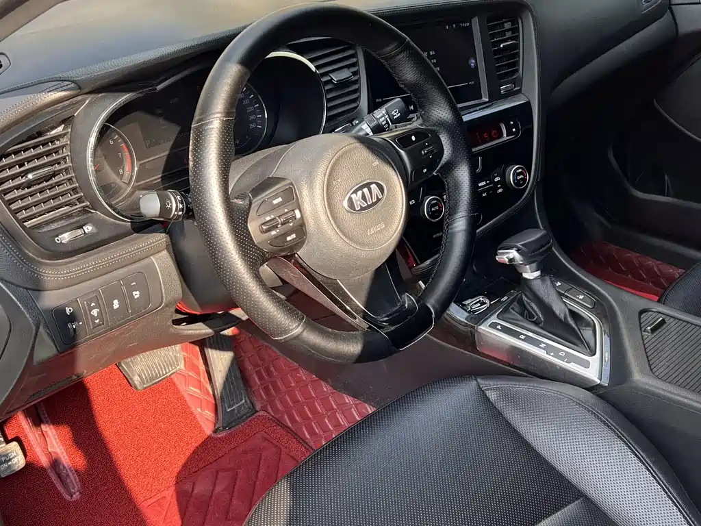 Kia K5 2.0 L Auto Luxury