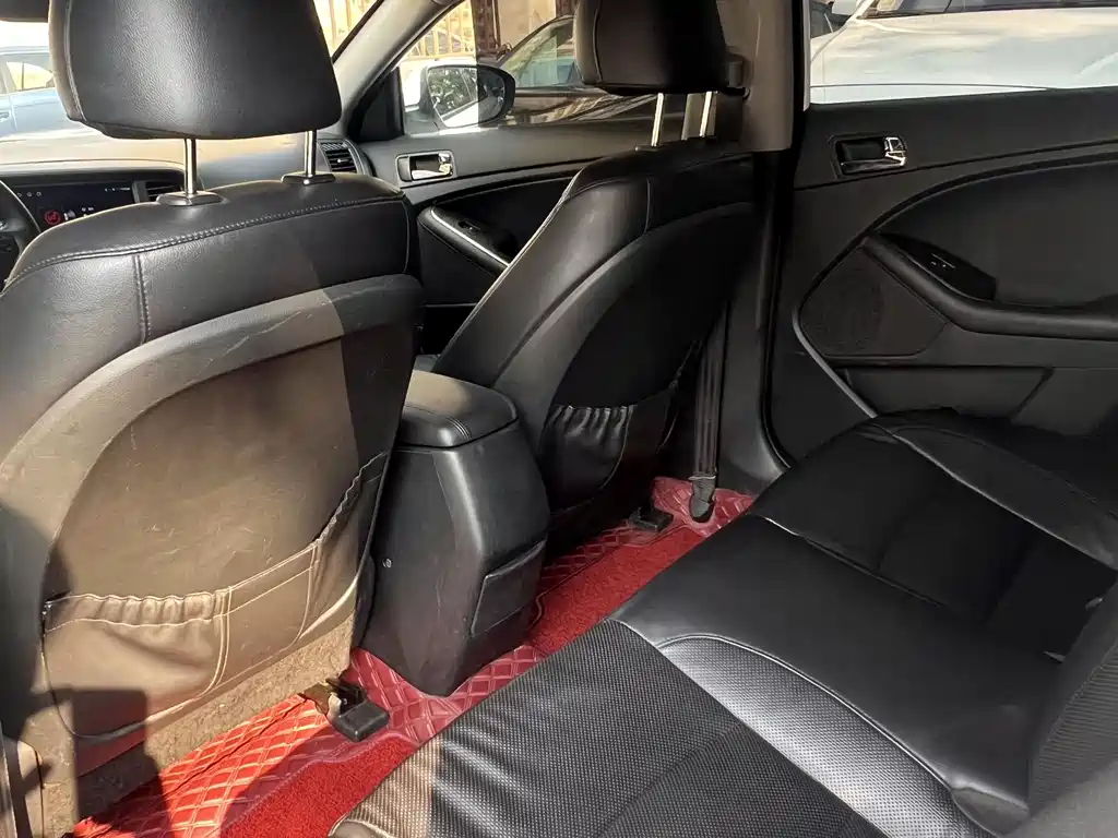 Kia K5 2.0 L Auto Luxury
