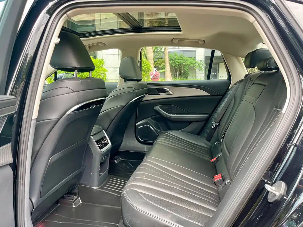 Hongqi H5 2.0 T Auto Connected Flagship Enjoyment
