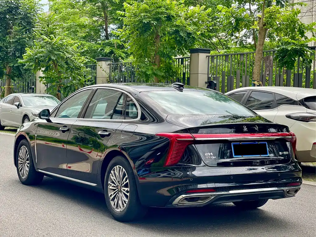 Hongqi H5 2.0 T Auto Connected Flagship Enjoyment
