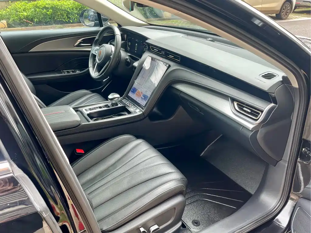 Hongqi H5 2.0 T Auto Connected Flagship Enjoyment