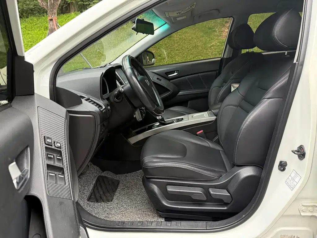 URX 6 SUV 1.8 T Style Value