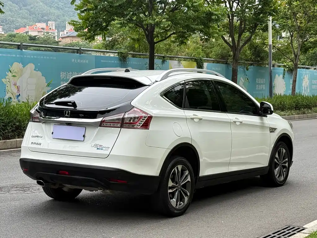 URX 6 SUV 1.8 T Style Value