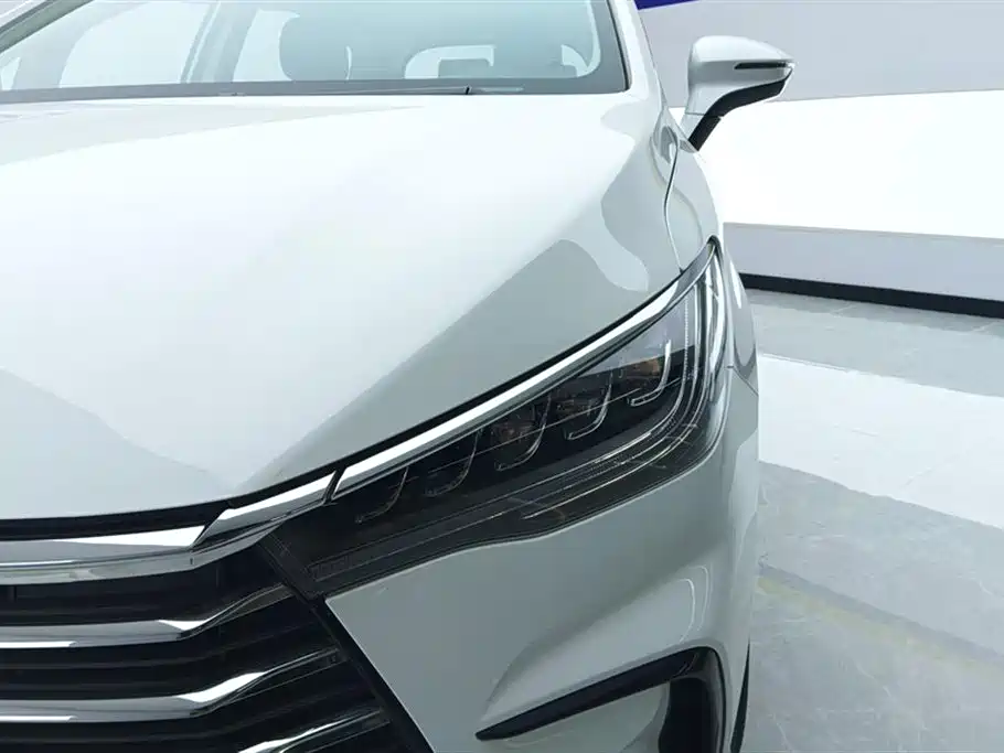 Song MAX Upgraded 1.5 T Auto Luxury 7-seat