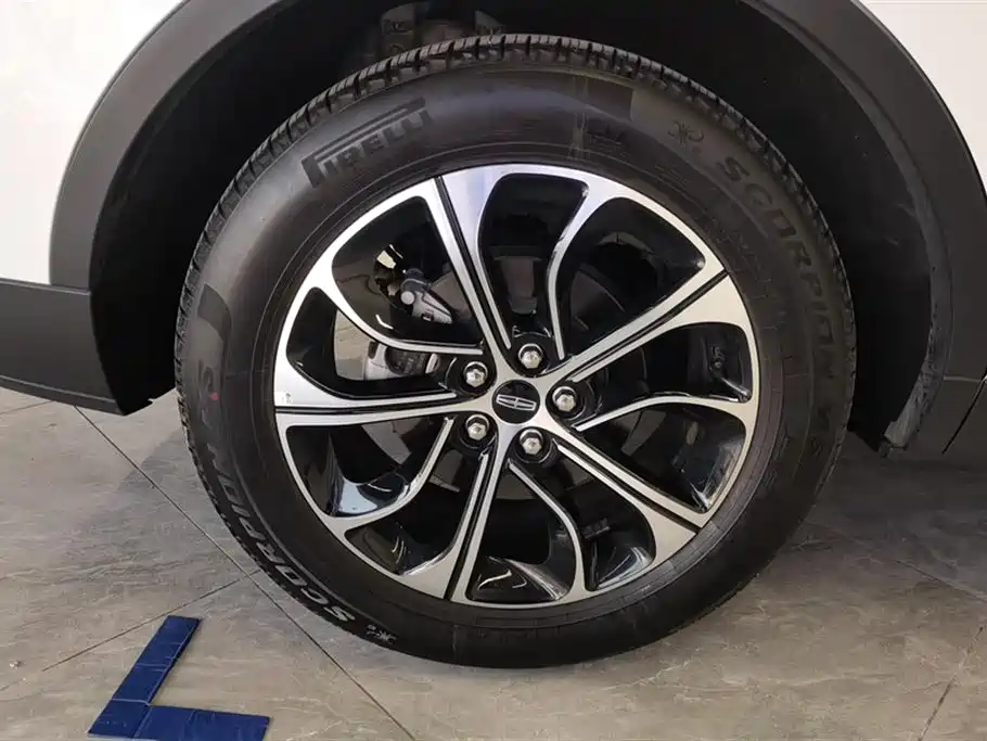 Nautilus 2.0 T 4 WD Comfort Supreme