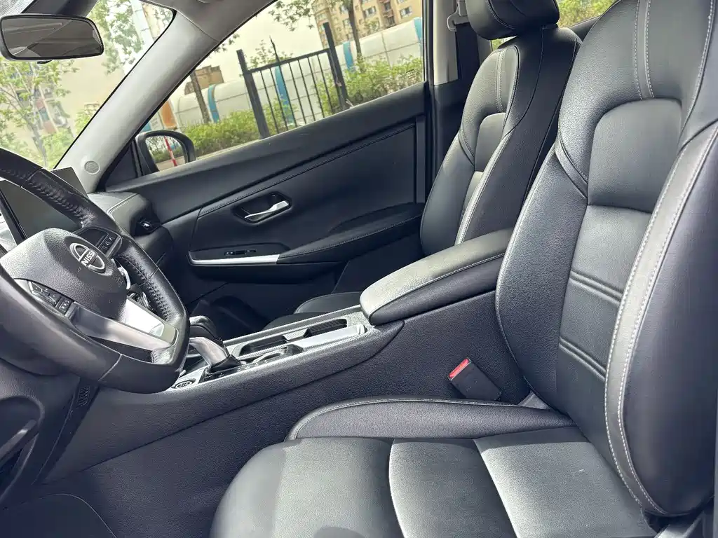 Sylphy 1.6 L CVT Joy