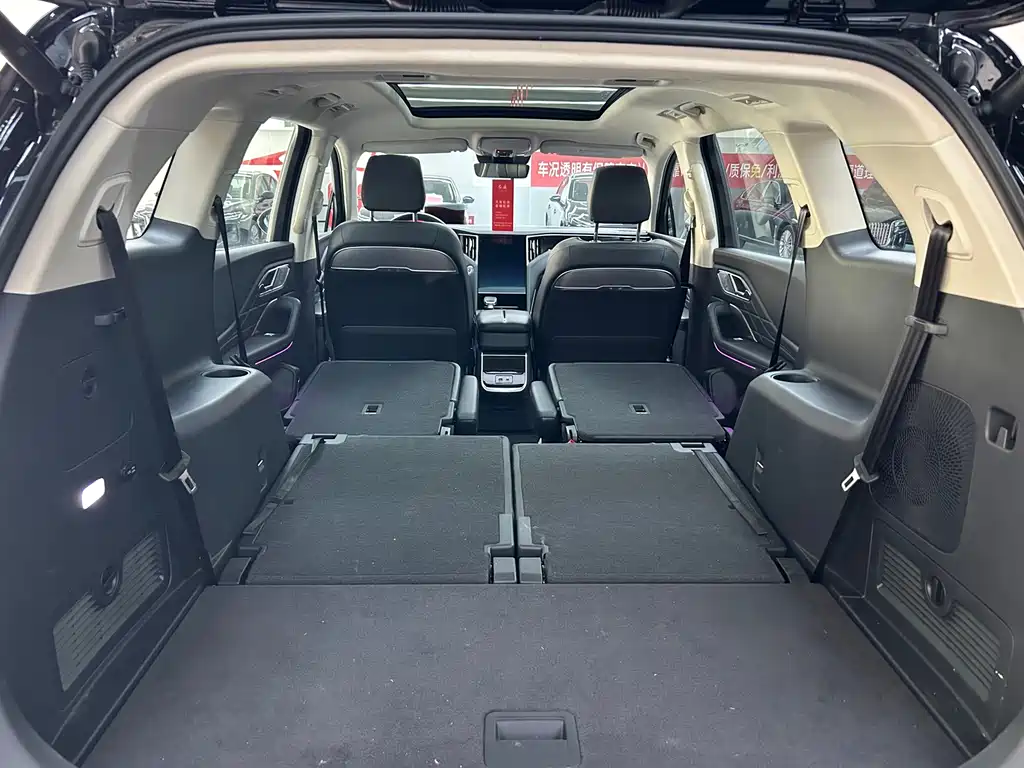 Hongqi HS7 PHEV 2.0 T PHEV 4 WD Flagship Smooth 6-seat