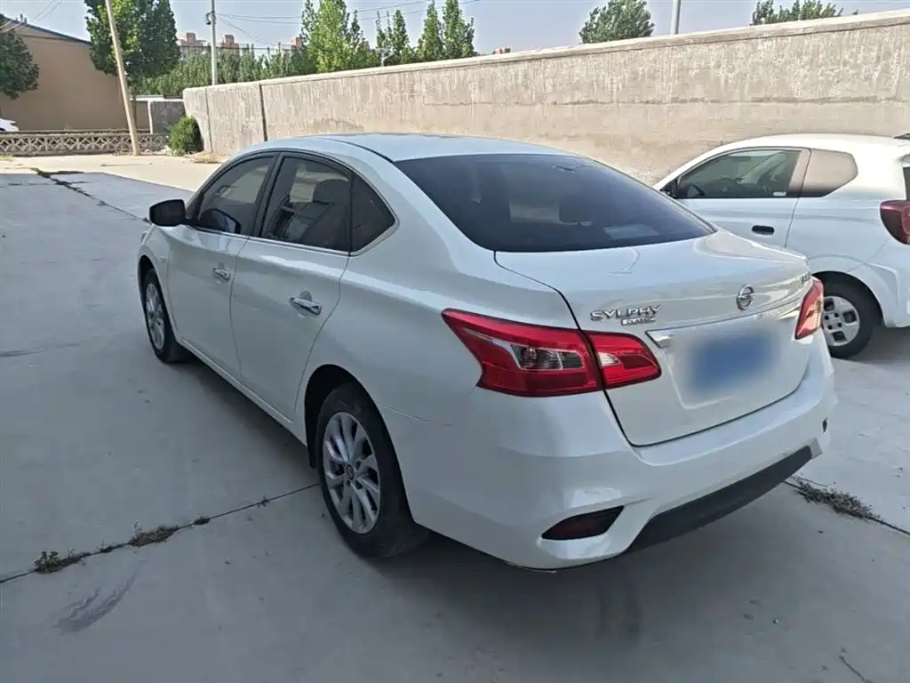Sylphy Classic 1.6 XE CVT Comfort