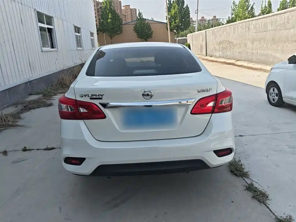 Sylphy Classic 1.6 XE CVT Comfort
