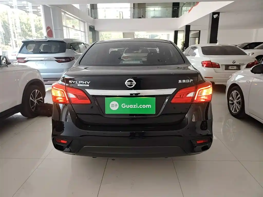 Sylphy Classic 1.6 XE CVT Comfort