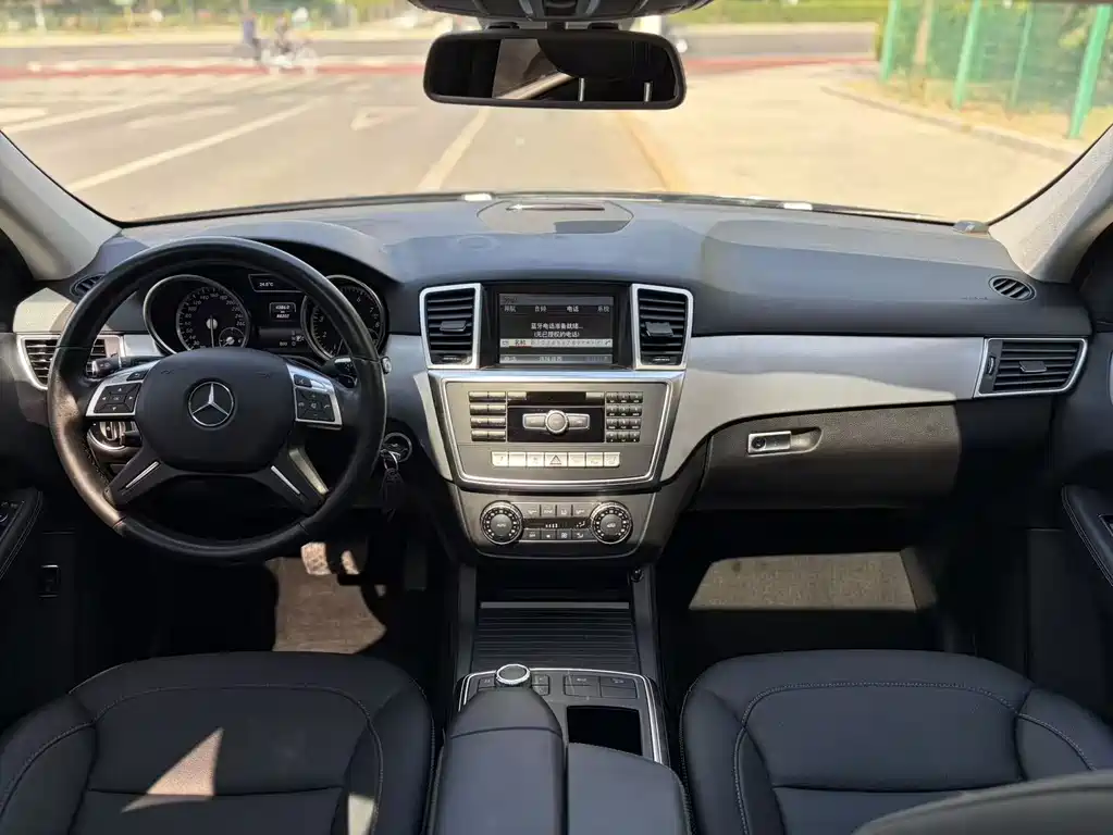 Mercedes-Benz M-Class ML 320 4 MATIC