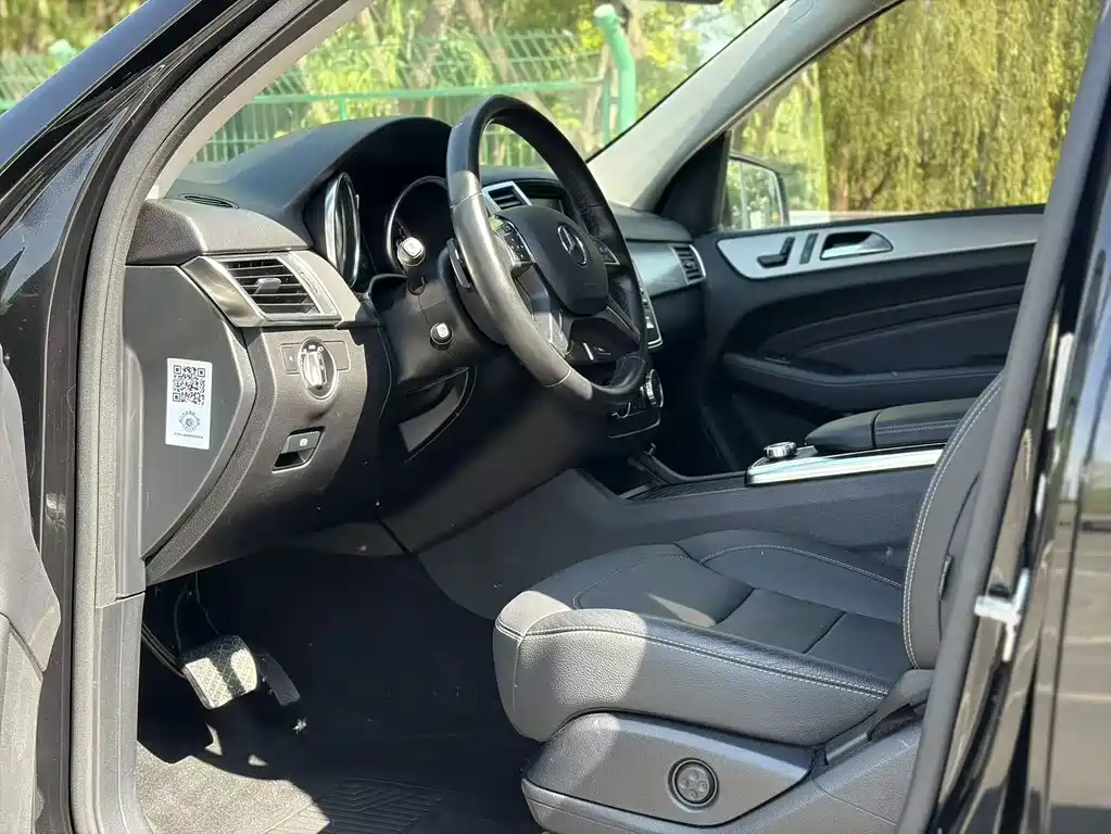 Mercedes-Benz M-Class ML 320 4 MATIC