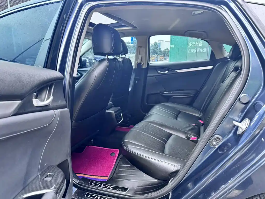 Civic 220 TURBO CVT Luxury