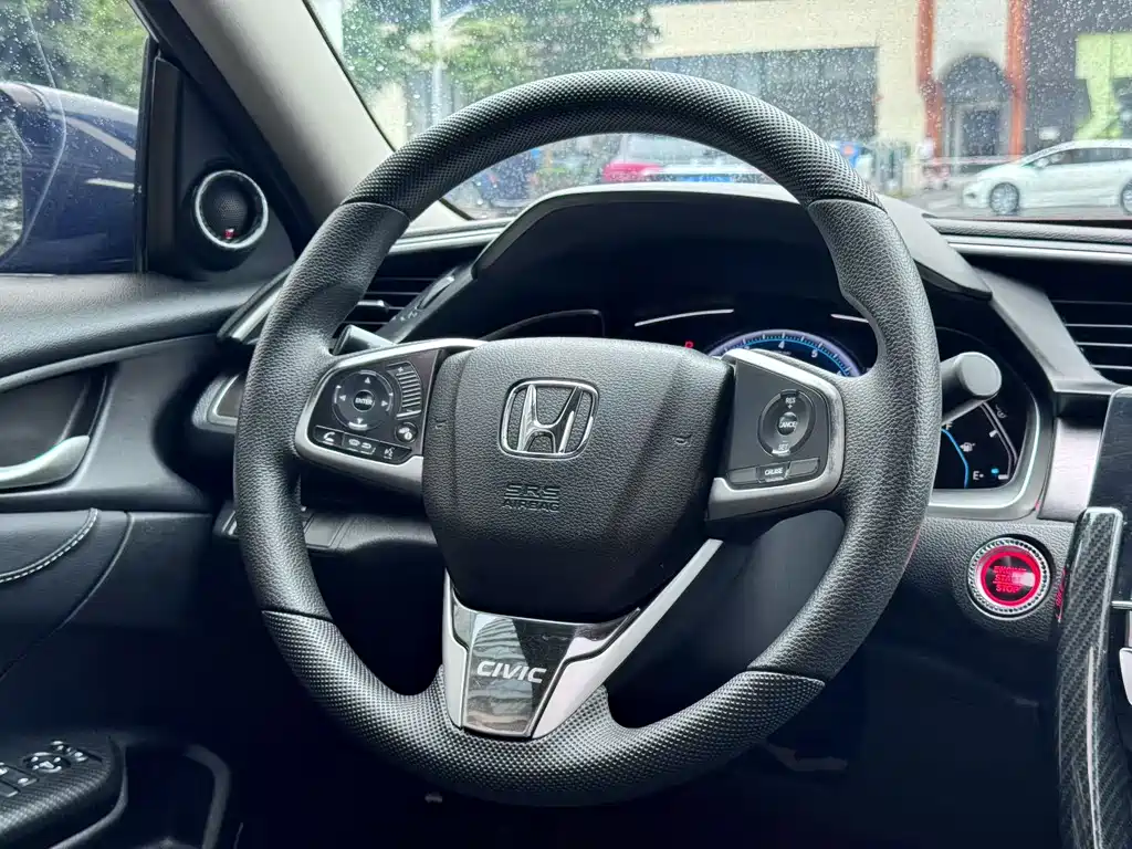 Civic 220 TURBO CVT Luxury
