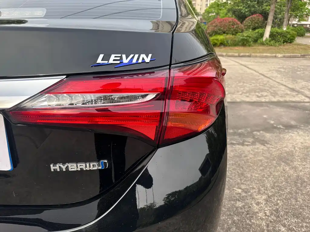 Levin Facelift Dual Engine 1.8 H GS E-CVT Elite Sunroof CN-V