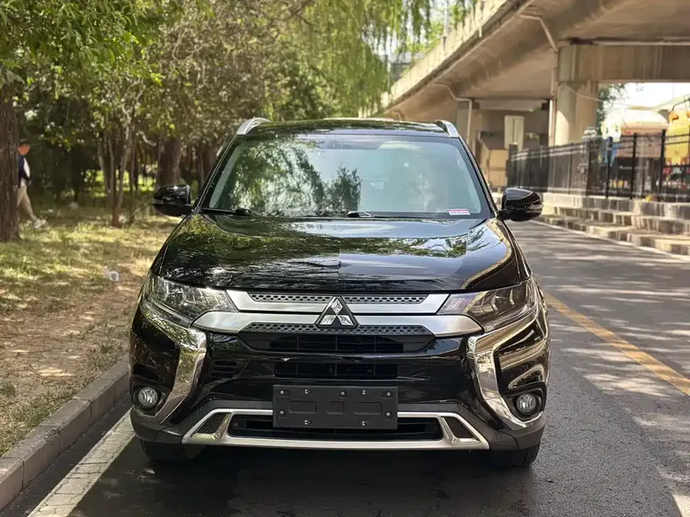 Mitsubishi Outlander 2.4 L 4 WD Enjoyment 5-seat