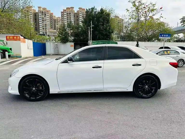 Toyota Mark X 2.5 V Style Sharp