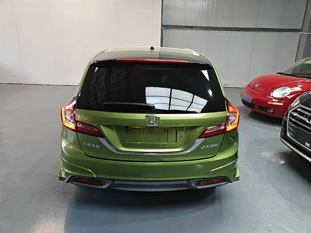 Jade 1.8 L Auto Comfort 5-seat