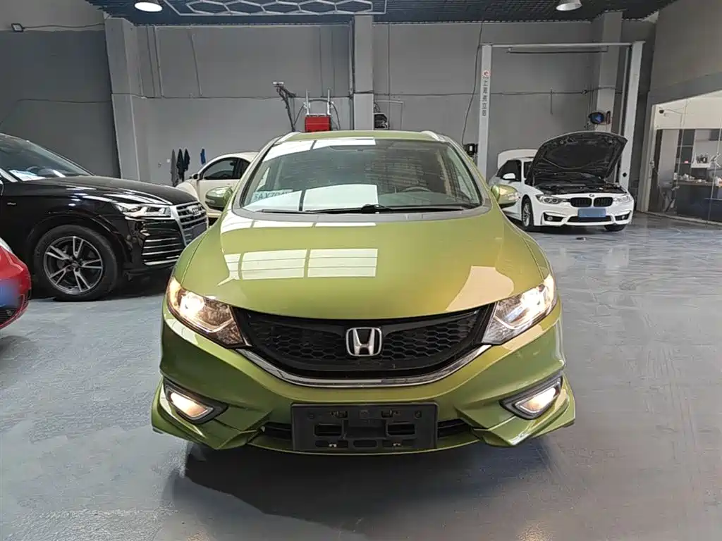Jade 1.8 L Auto Comfort 5-seat