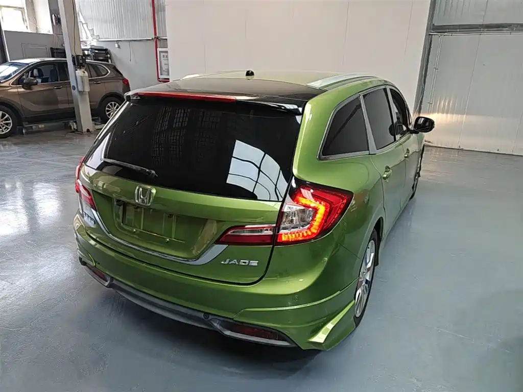 Jade 1.8 L Auto Comfort 5-seat