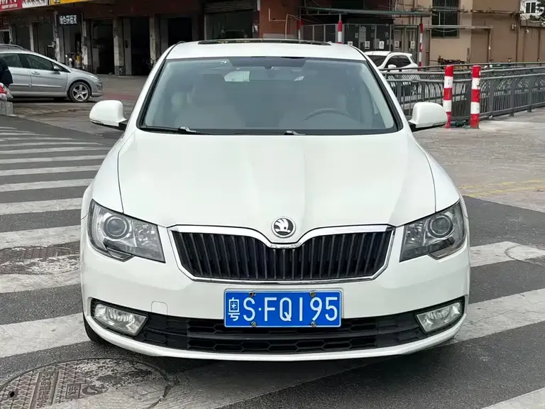Skoda Superb 1.8 TSI Auto Noble
