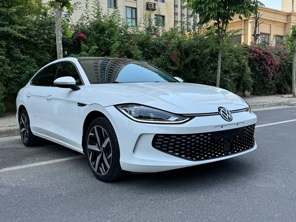 Lamando Lamando L 280 TSI DSG Spicy Cool