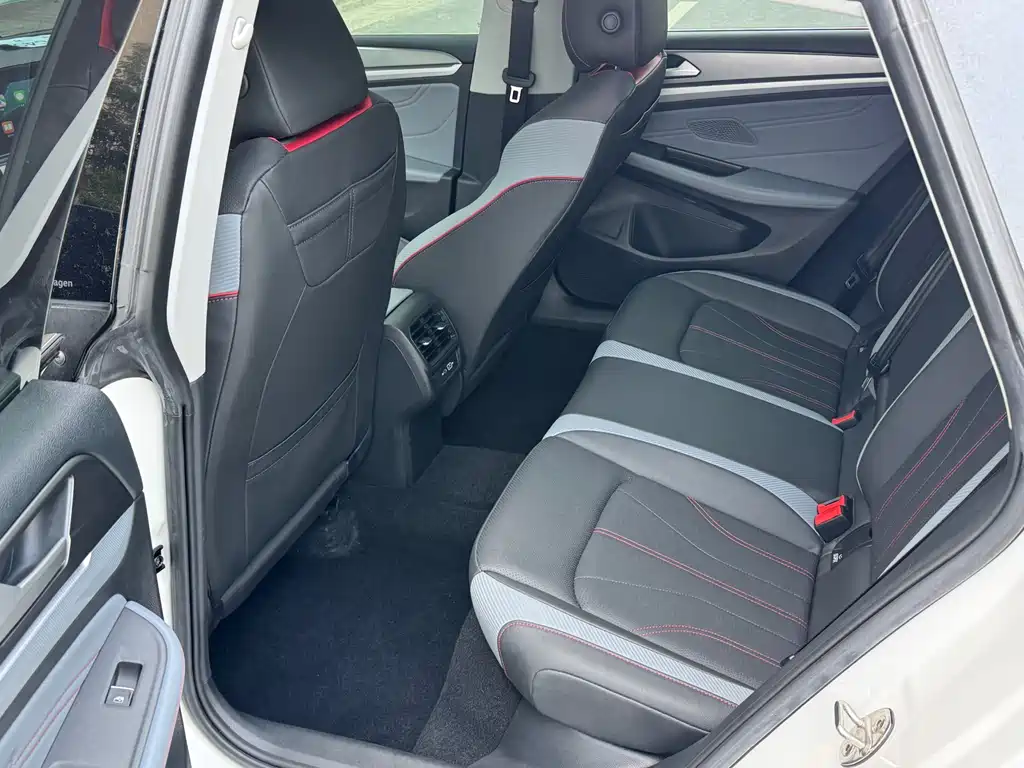 Lamando Lamando L 280 TSI DSG Spicy Cool