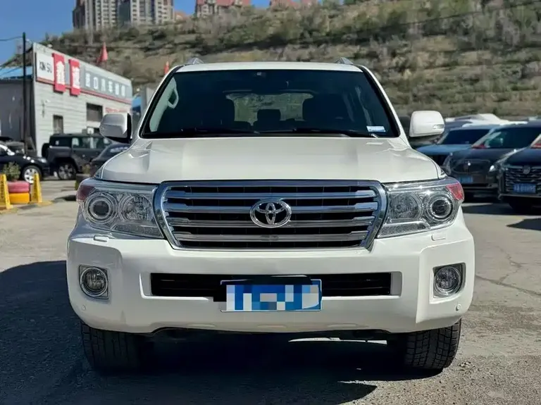 Toyota Land Cruiser (Import) 4.0 L V6 Middle East Base