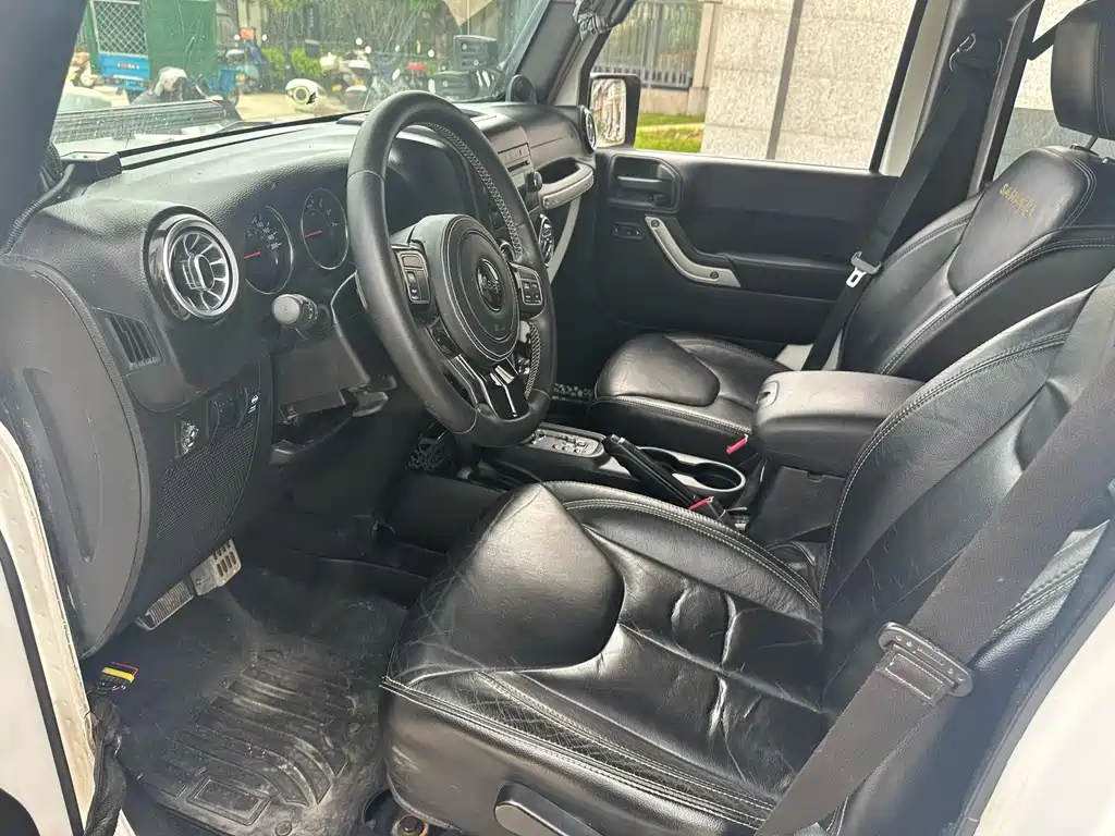 Wrangler 3.6 L Sahara 4-door