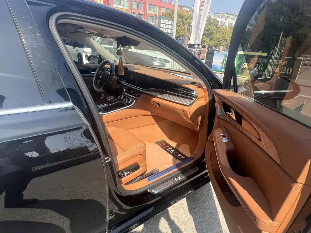 Hongqi H9 2.0 T Connected Flagship Enjoyment