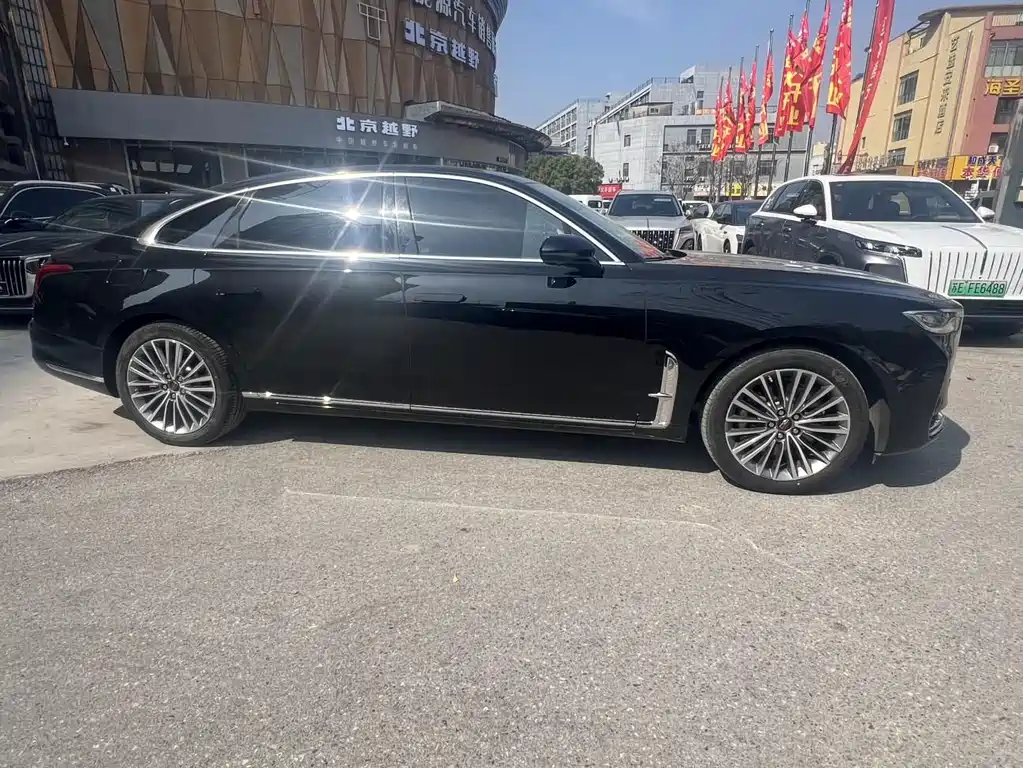 Hongqi H9 2.0 T Connected Flagship Enjoyment