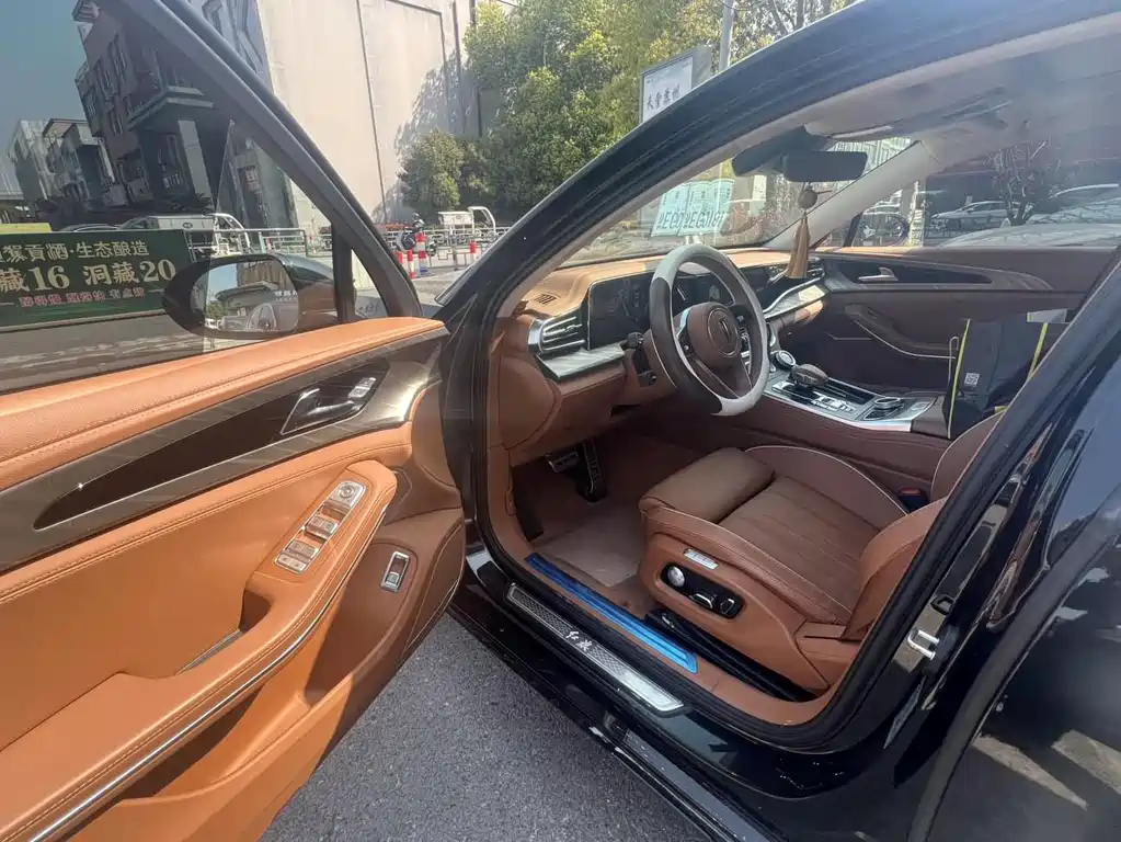 Hongqi H9 2.0 T Connected Flagship Enjoyment