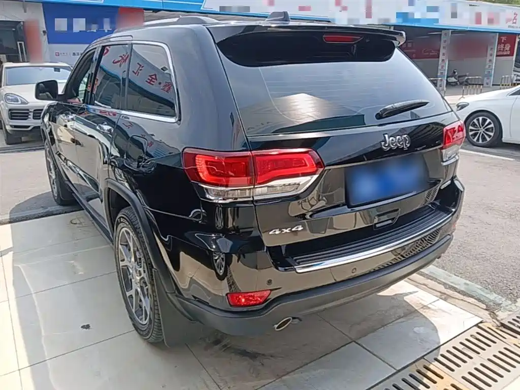 Grand Cherokee (Import) 3.0 L Elite Navigation
