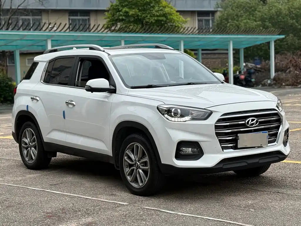 Hyundai ix35 2.0 L Auto 2 WD Brave · Smooth Enjoyment