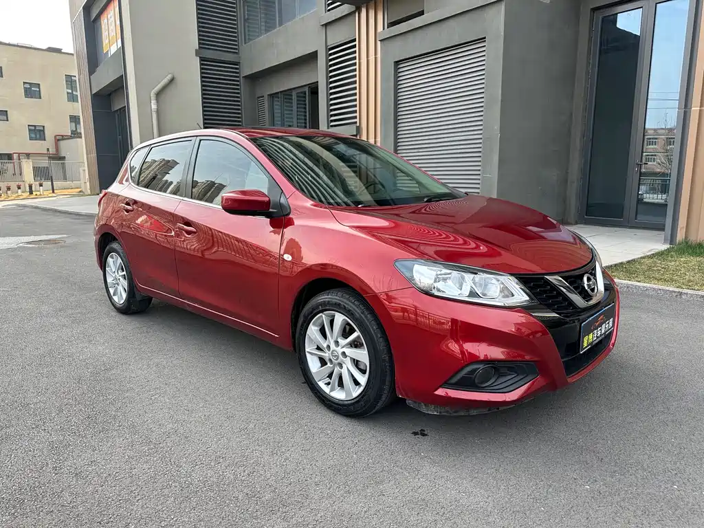 Tiida 1.6 L CVT Cool Motion