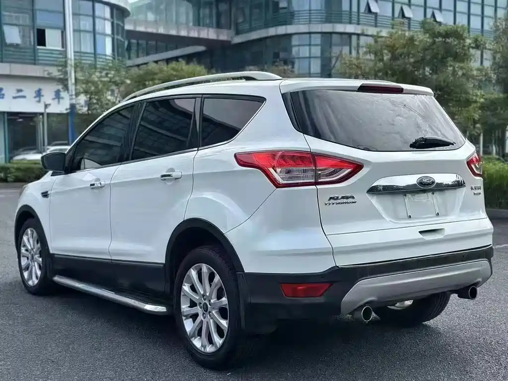 Kuga 1.6 L GTDi 4 WD Elite