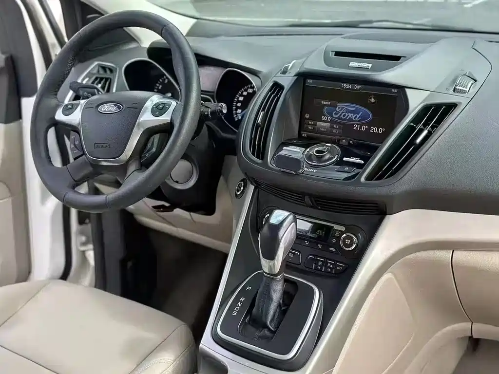 Kuga 1.6 L GTDi 4 WD Elite