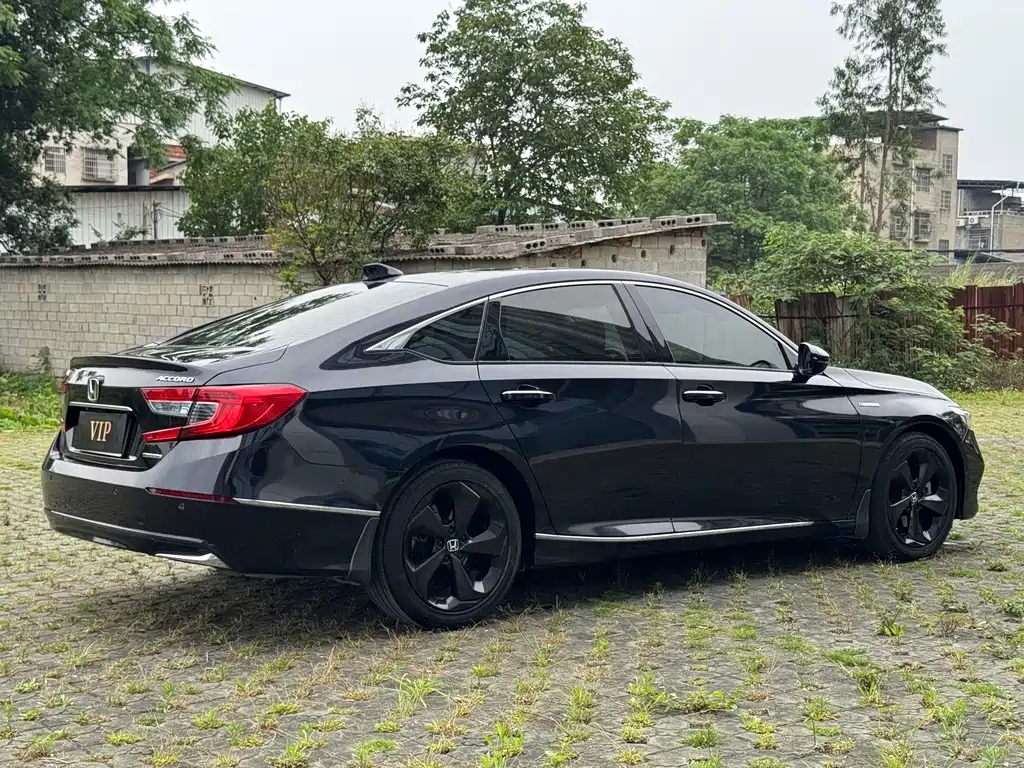 Accord Sharp· Hybrid 2.0 L Sharp Smart · Starry Sky Limited
