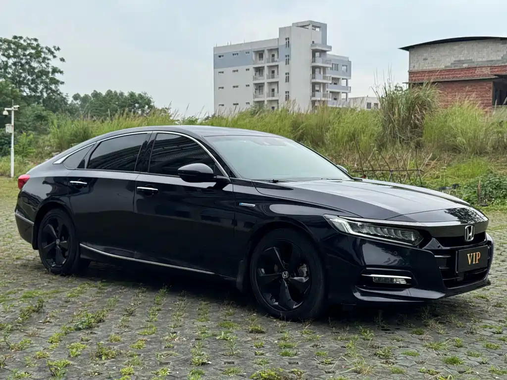 Accord Sharp· Hybrid 2.0 L Sharp Smart · Starry Sky Limited