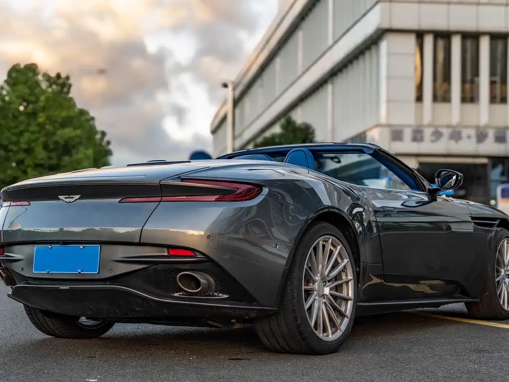 Aston Martin DB11 4.0 T V8 Volante
