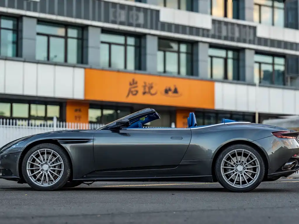 Aston Martin DB11 4.0 T V8 Volante