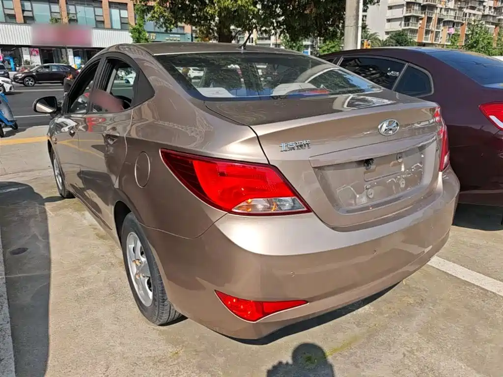Accent 1.4 L Auto Intelligent GLS
