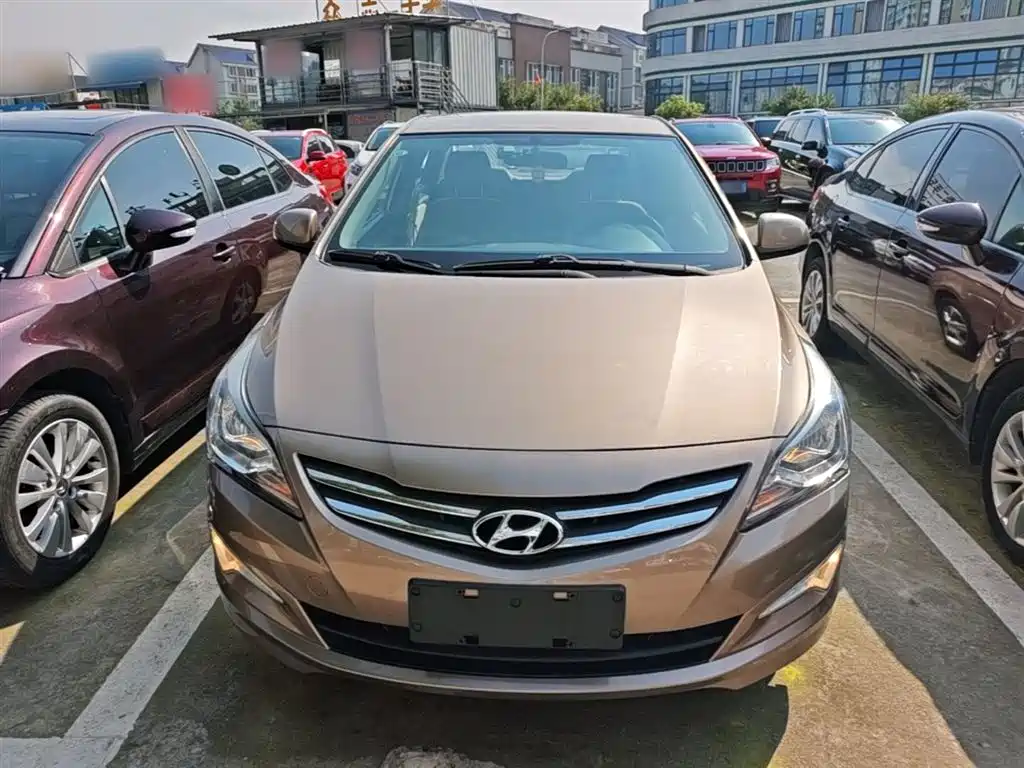 Accent 1.4 L Auto Intelligent GLS