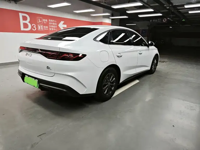 BYD Qin L DM-i 80 KM Leading