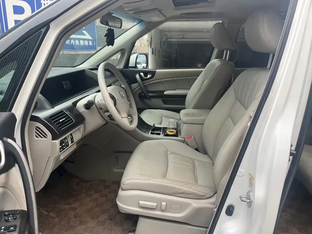 Elysion 2.4 L VTi-S Distinguished