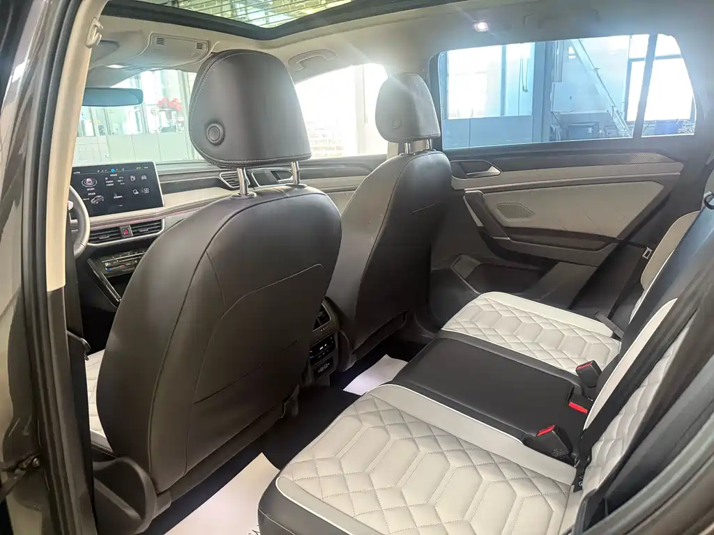 Tayron 300 TSI 2 WD Luxury Plus Advanced