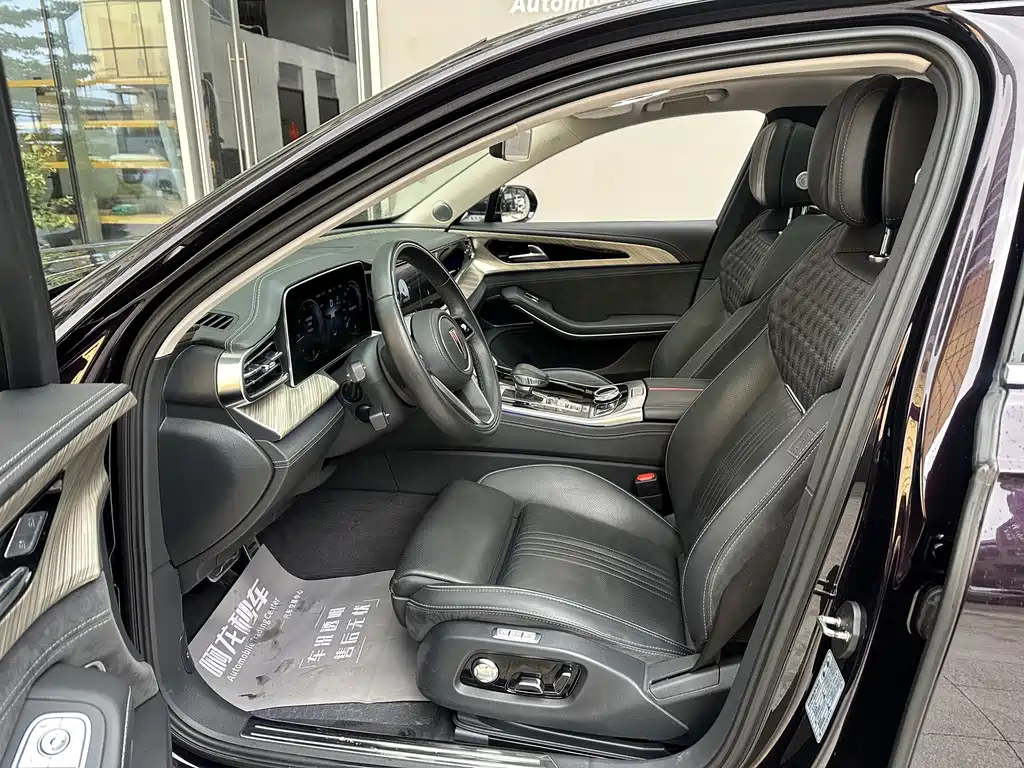 Hongqi H9 Facelift 2.0 T Connected Flagship
