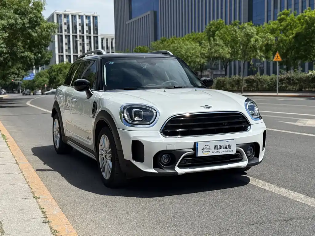 MINI COUNTRYMAN MINI COUNTRYMAN 2023款 改款 1.5 T COOPER 鉴赏家