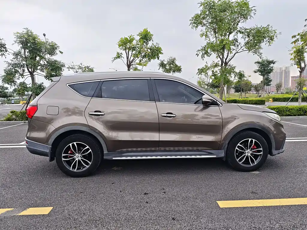 Fengguang 580 风光580 2017款 1.5 T CVT智尚型