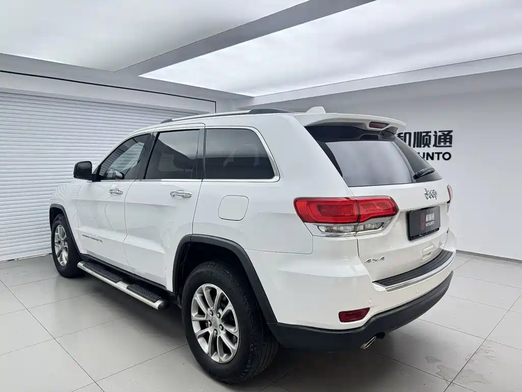 Grand Cherokee (Import) 3.0 L Comfort Enjoyment Navigation
